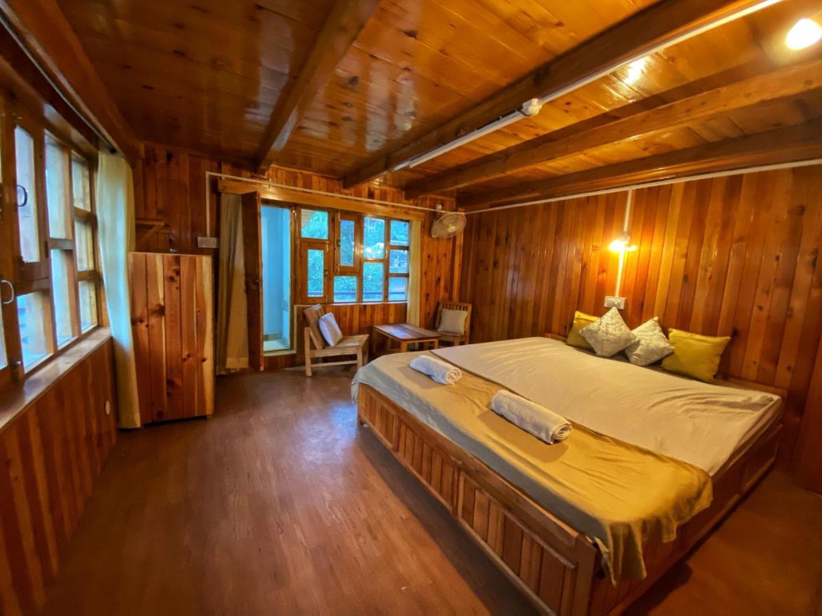 Pine Tower Inn Manali  Ngoại thất bức ảnh