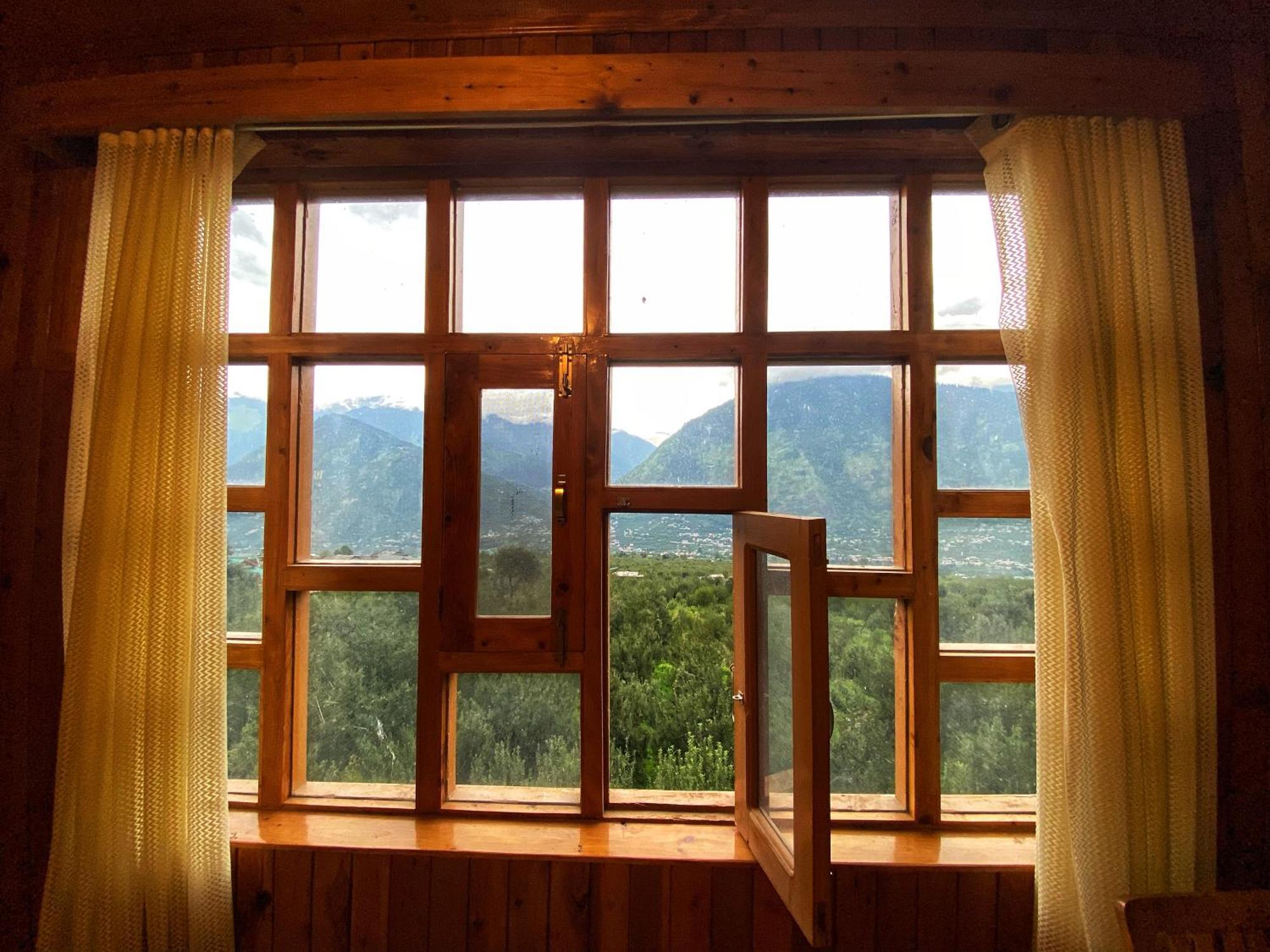 Pine Tower Inn Manali  Ngoại thất bức ảnh
